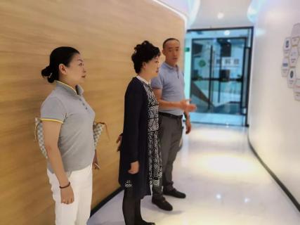 赣江南昌经开区领导受邀访问琳琅娱乐加速器，为优质项目落地南昌创造新机遇